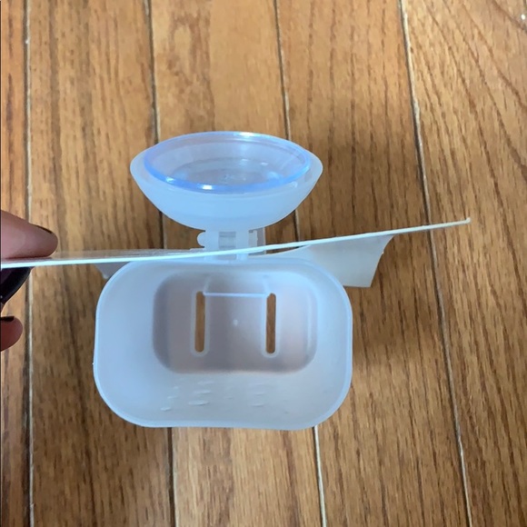 Suction bathroom accessories - Picture 3 of 4